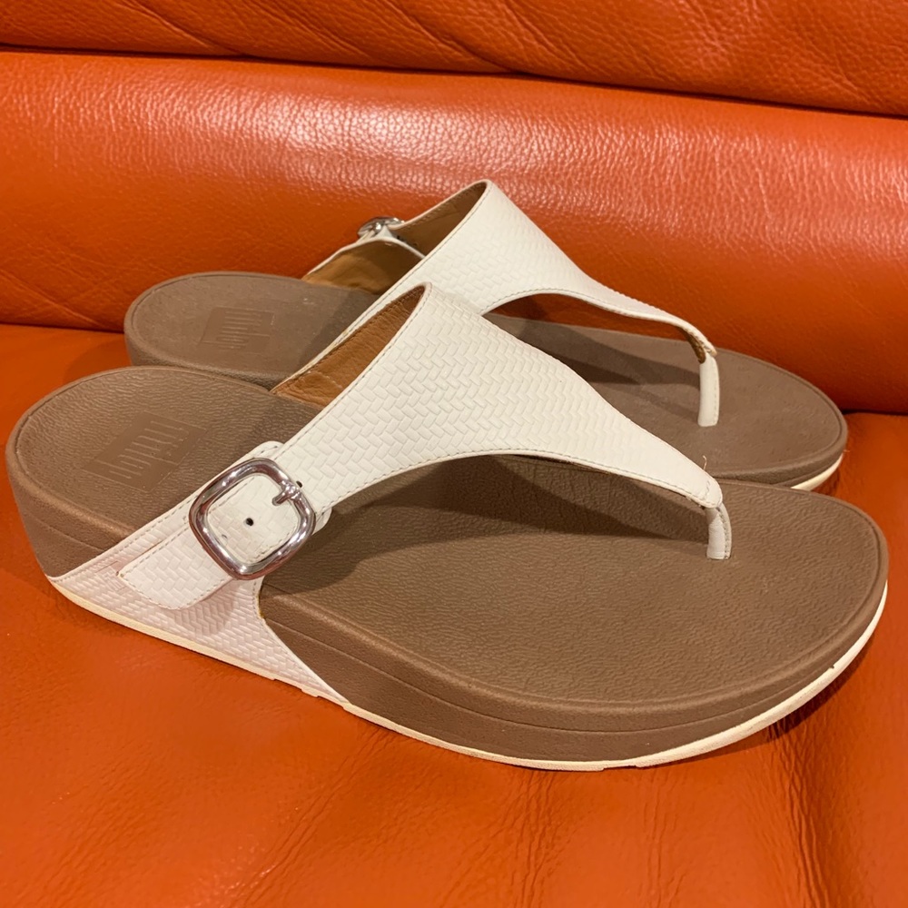 Fitflop The Skinny Thong Sandals (white)